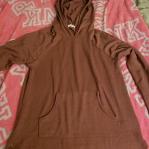 Thin hooded shirt